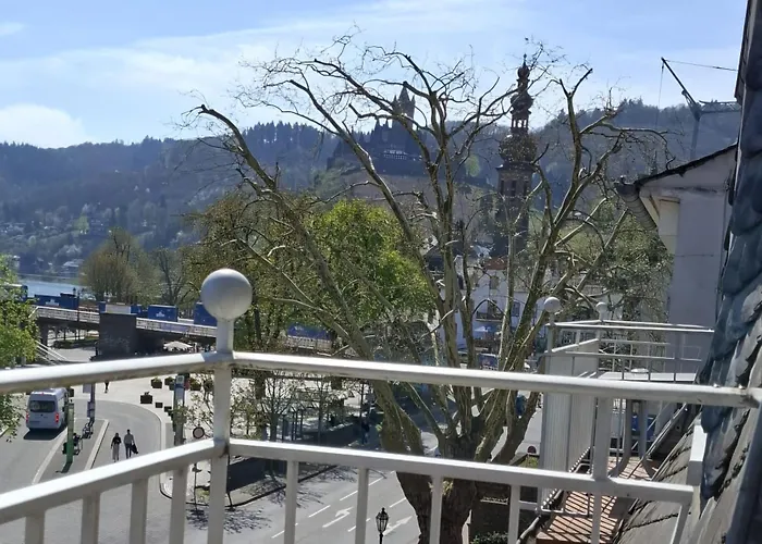 Zum Weingutsmuseum بيت ضيافة