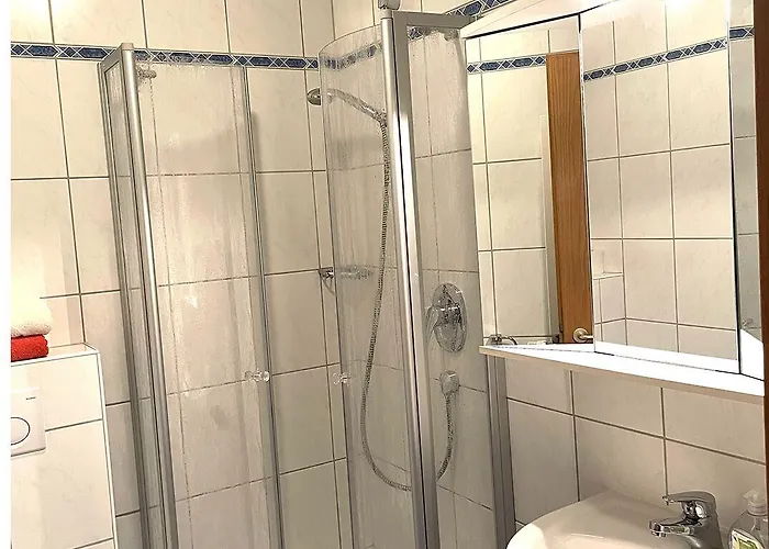 Zum Weingutsmuseum بيت ضيافة